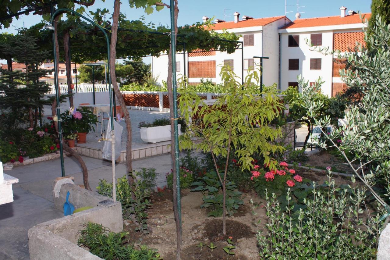 Apartments And Rooms With Parking Space Palit, Rab - 5061 エクステリア 写真